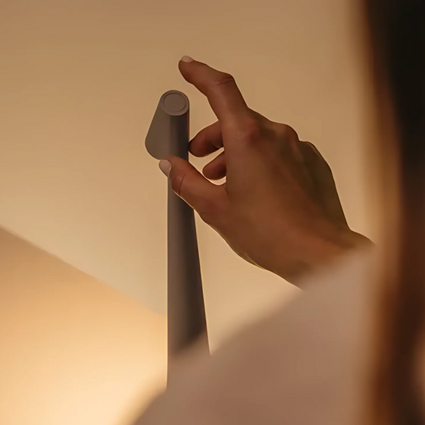 Lampe Opaline – Élégance Douce en Verre Blanc Satiné